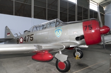 B-475 Noorduyn Harvard II