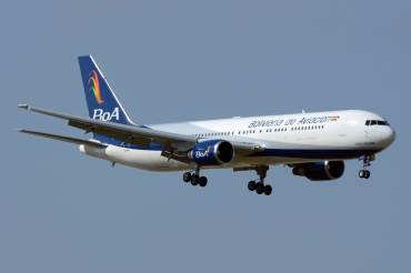 CP-2881 (cn 27377) Boeing 767-33AER