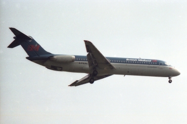 G-PKBE (cn 47523) McDonnell Douglas DC-9-32