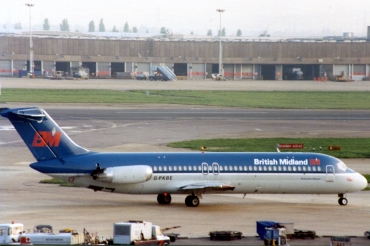 G-PKBE (cn 47523) McDonnell Douglas DC-9-32