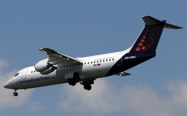 OO-DWC · British Aerospace Avro RJ100 · (LYS / LFLL)