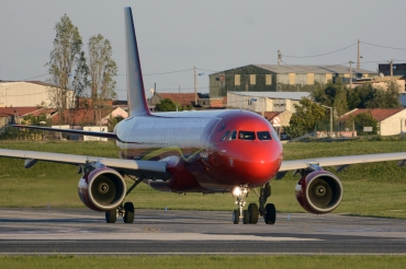 OO-SNA · Airbus A320-214 · (LIS / LPPT)