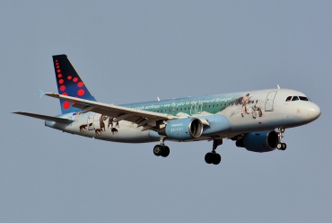 OO-SNE (4243) 2010 Airbus A320-214