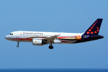 OO-SNC (1797) 2002 Airbus A320-214