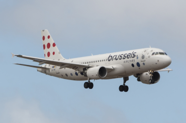 OO-SNI (1983) 2003 Airbus A320-214