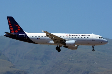 OO-SNG (1885) 2002 Airbus A320-214