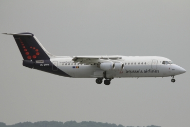 OO-DWK (cn E3360) BAe Avro RJ100