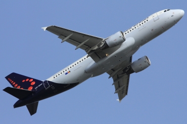 OO-SNG (1885) 2002 Airbus A320-214