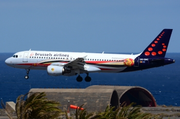 OO-SNC (1797) 2002 Airbus A320-214