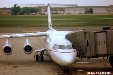 OO-DJY (cn E2302) BAe Avro RJ85