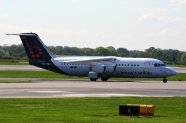 OO-DWJ (cn E3355) BAe Avro RJ100