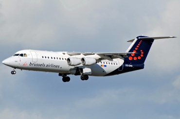 OO-DWK (cn E3360) BAe Avro RJ100