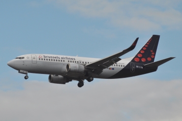 OO-LTM (25070) 1991 Boeing 737-3M8(WL)