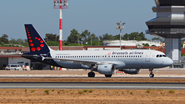 OO-SNE (4243) 2010 Airbus A320-214
