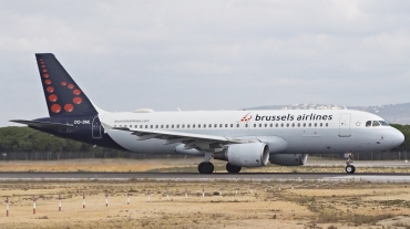 OO-SNL (1961) 2003 Airbus A320-214