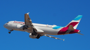 OO-SNN (4269) 2010 Airbus A320-214