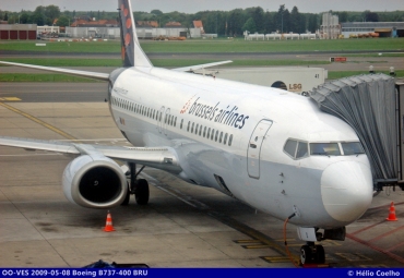 OO-VES (cn 28493) Boeing 737-46Q