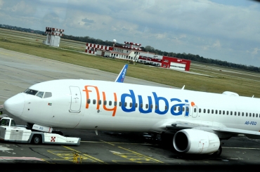A6-FEQ (40267) Boeing 737-8KN(WL)