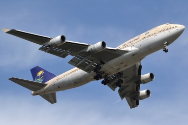 HZ-AIW, (cn 28340), Boeing 747-468