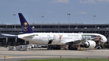 HZ-AK43 (cn 62763) Boeing 777-368ER