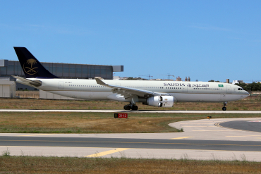 HZ-AQ27 (1800) 2017 Airbus A330-343