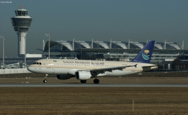 HZ-ASE (cn 4408) Airbus A320-214