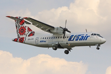 UR-UTE (057) 1987 ATR-42-300