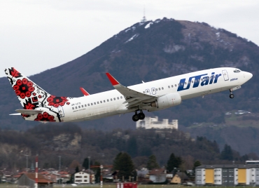 UR-UTQ (30679) 2003 Boeing 737-83N(WL)