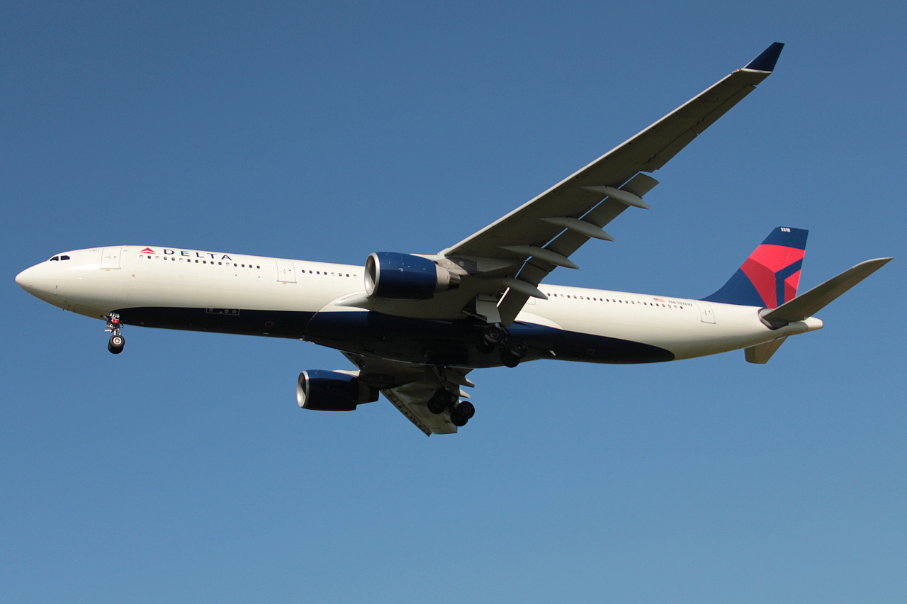 N818NW (00857) Airbus A330-323