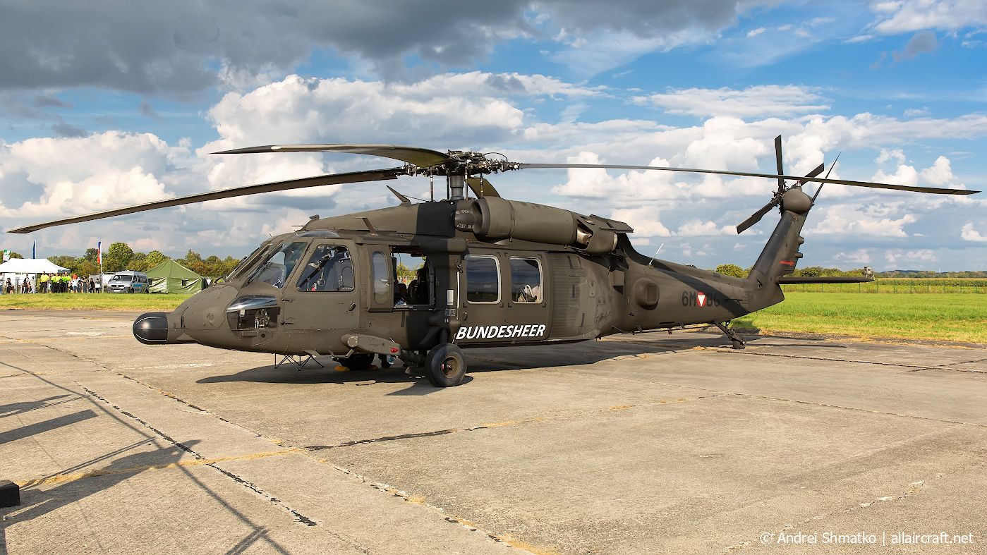 6M-BG (70.2756) Sikorsky S-70A-42