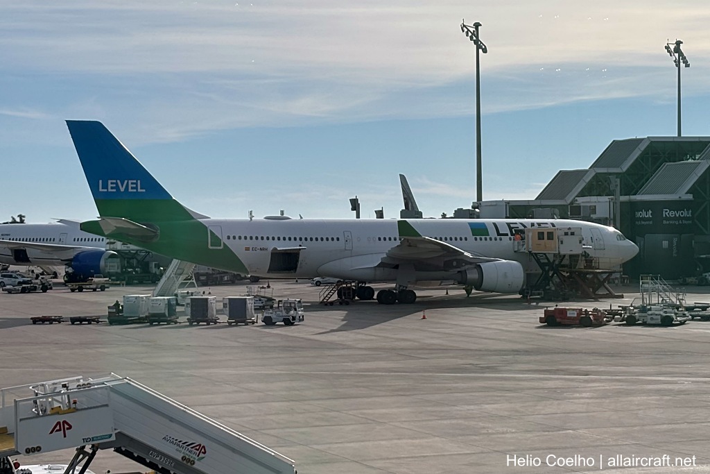 EC-NRH (1882) 2018 Airbus A330-202