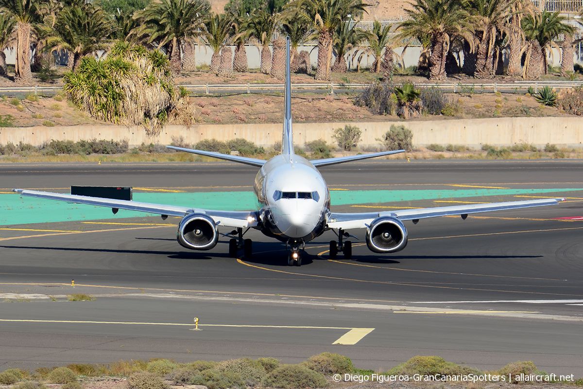 LY-KLJ (28923) 1998 Boeing 737-524