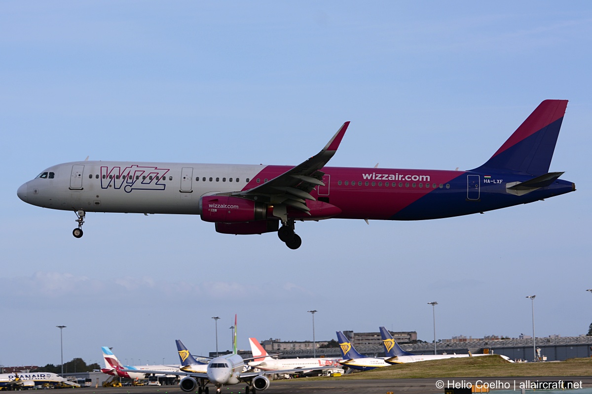 HA-LXF (7155) 2016 Airbus A321-231(WL)