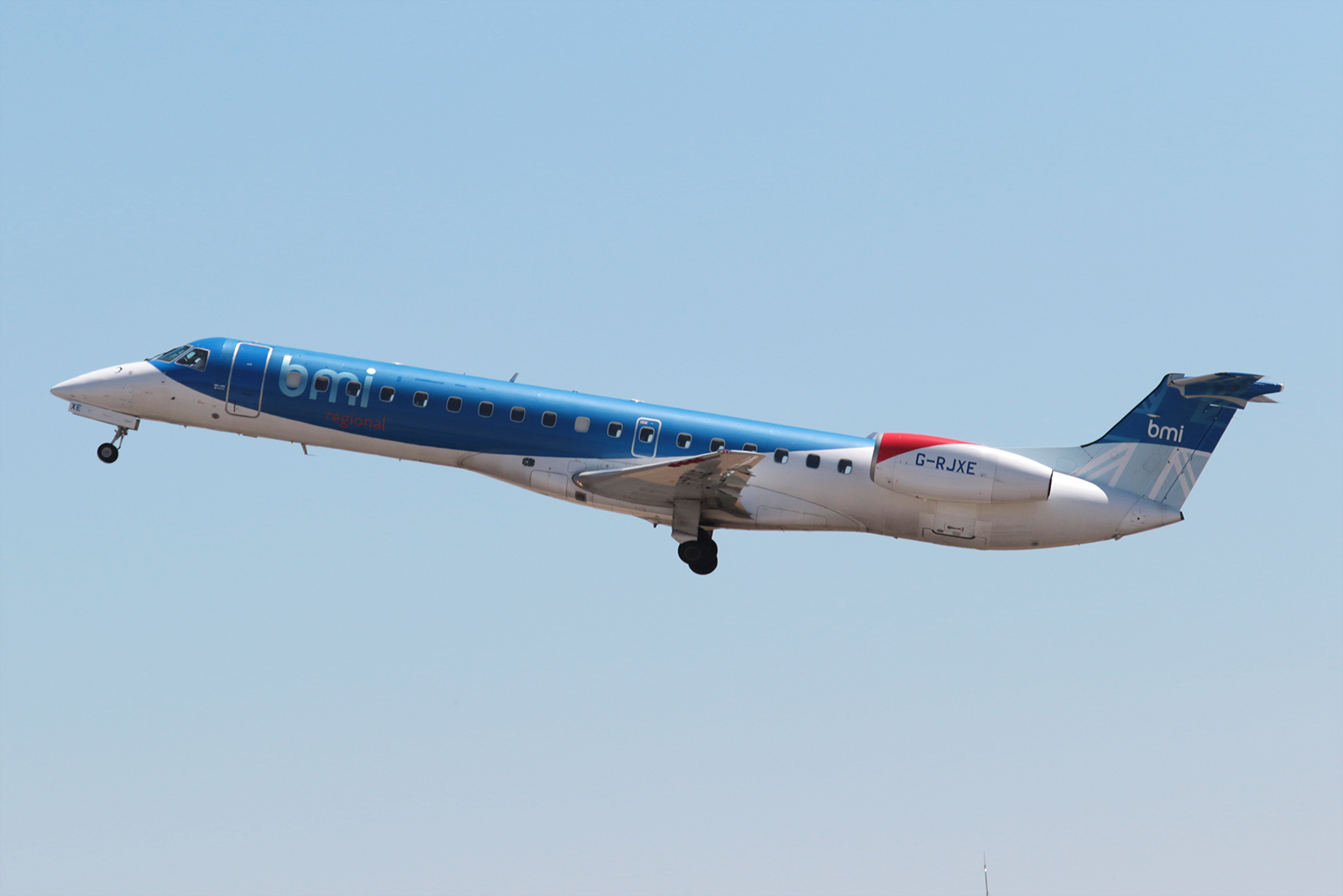 G-RJXE (145245) 2000 Embraer ERJ-145EP