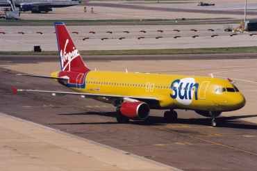 G-VMED (978) 1999 Airbus A320-214