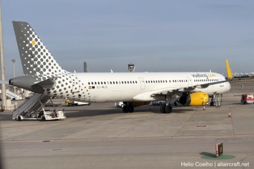 EC-MLD (7105) 2016 Airbus A321-231