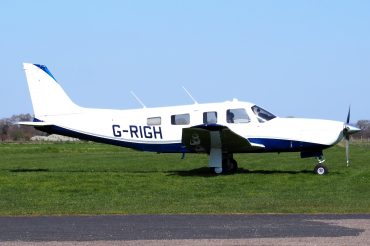 G-RIGH (32-46123) 1998 Piper PA-32R-301 Saratoga SP