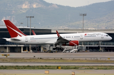 VQ-BTM (26253) 1999 Boeing 757-256(WL)
