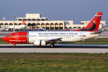 LN-KKT (27336) 1994 Boeing 737-3L9