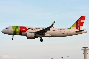 CS-TNQ (3769) 2009 Airbus A320-214(WL)