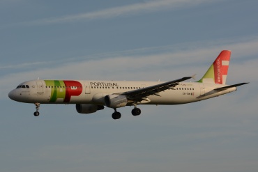 CS-TJH (2270) 2004 Airbus A321-211