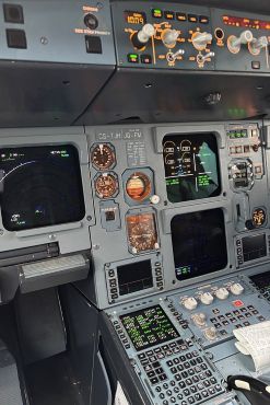 CS-TJH (2270) 2004 Airbus A321-211