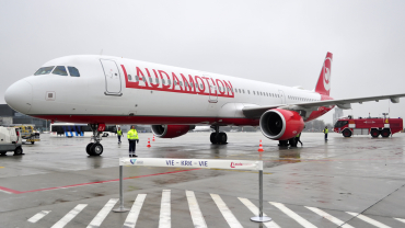 OE-LCJ (5126) 2012 Airbus A321-211